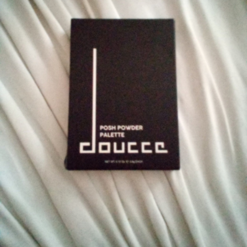 Doucce Posh Powder Palette